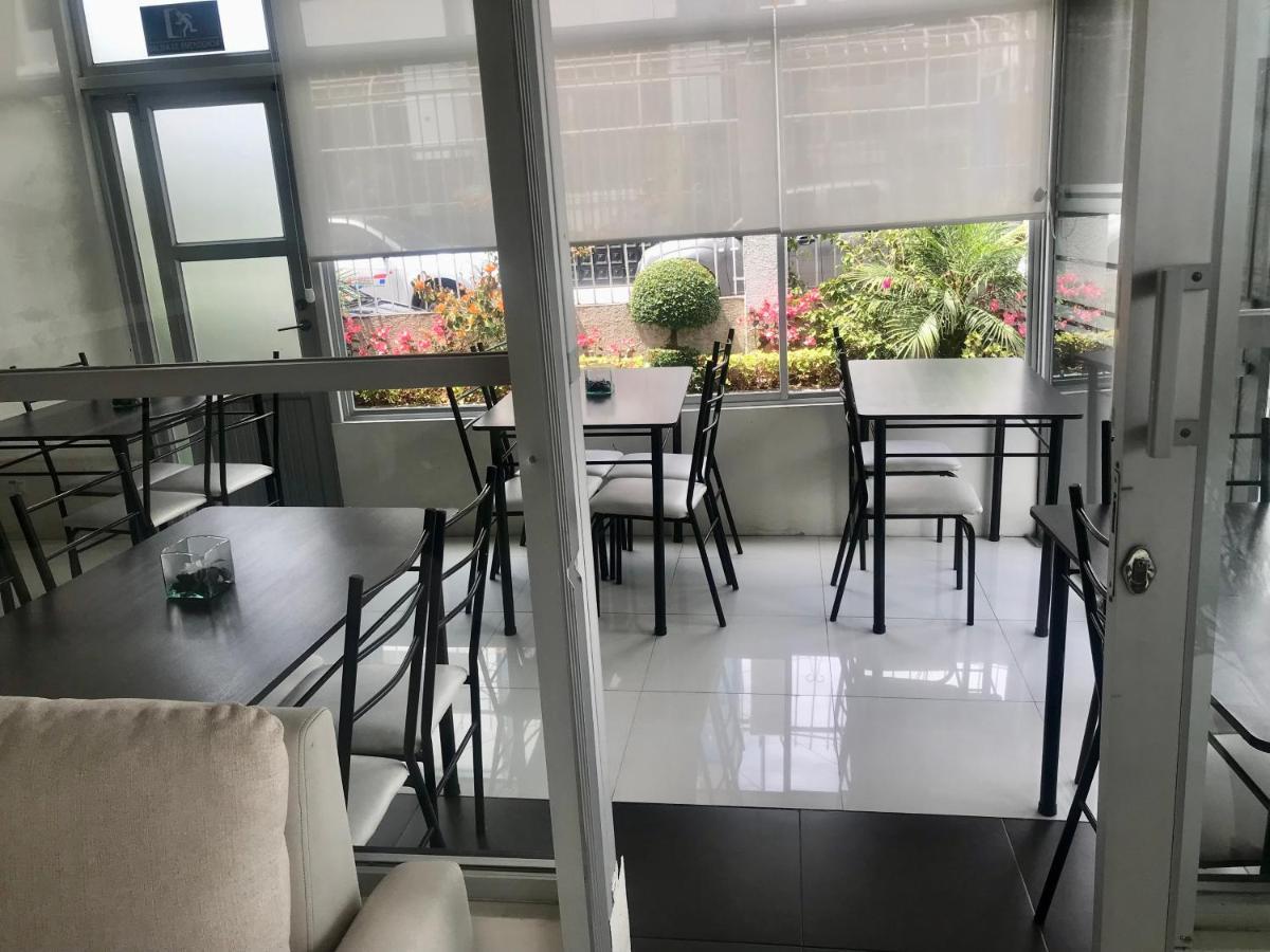 Floresta Inn Hotel Ambato Exteriér fotografie